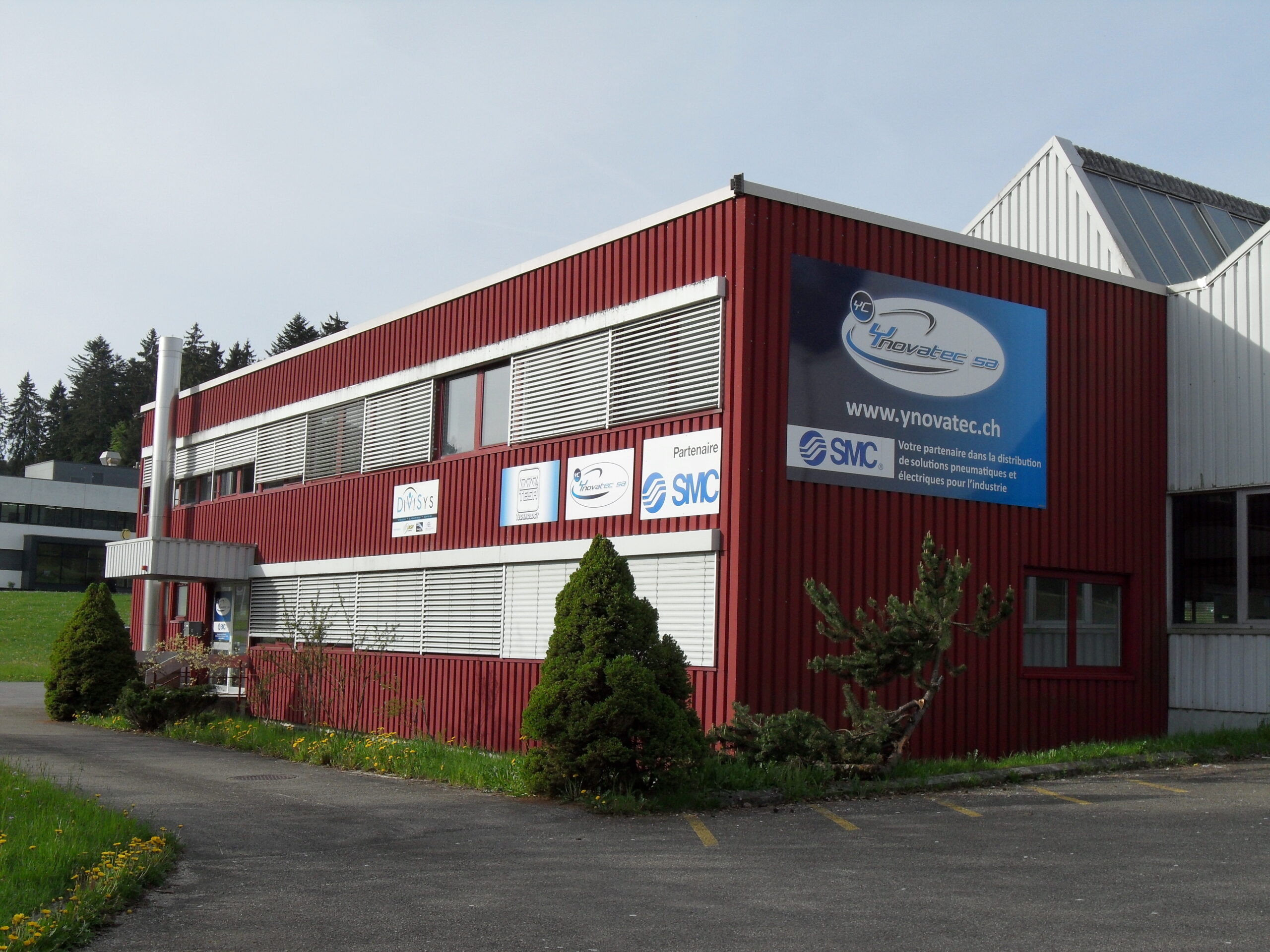 800x800 Extérieur du bâtiment de YNOVATEC SA
